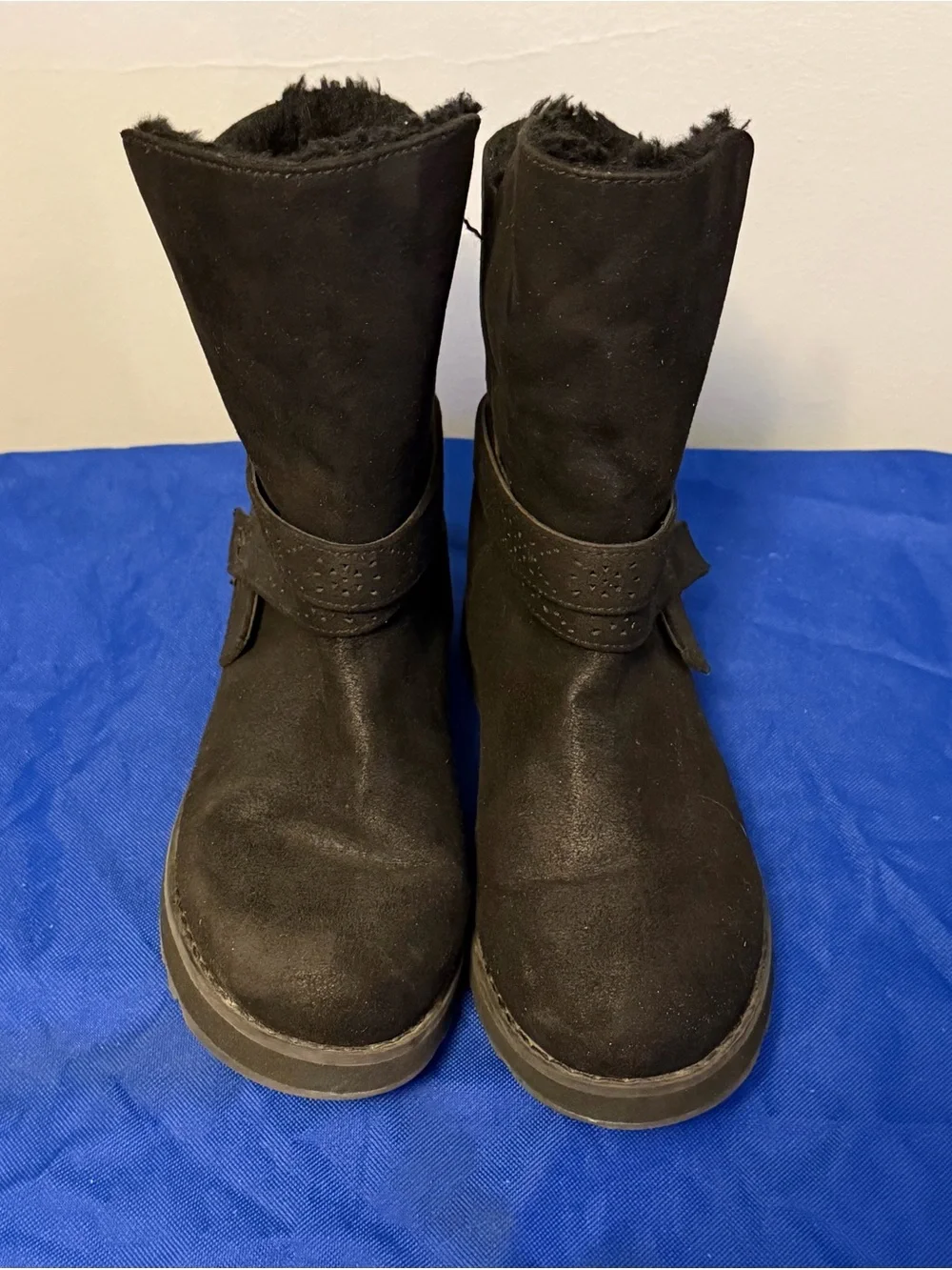Skechers Black Suede Fleece-Lined Mid-Calf Strap Boots